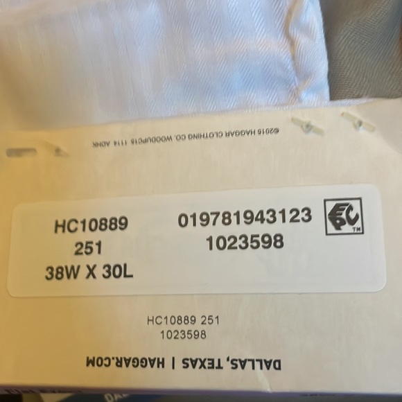 NWT Haggar Clothing Co. Flat Front. Straight Fit. No Iron. Khaki Pants. - Picture 4 of 5